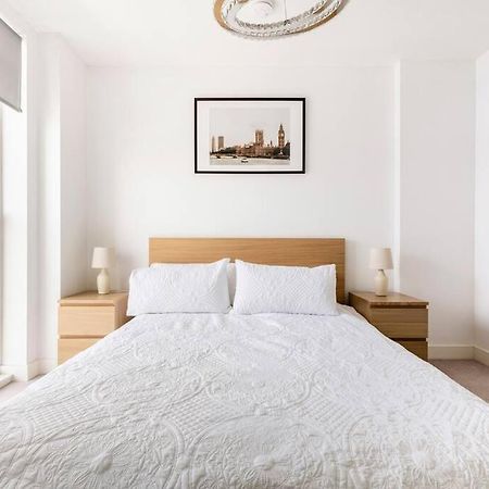 Stylish & Comfortable Top-Floor Flat In Harrow London Luaran gambar