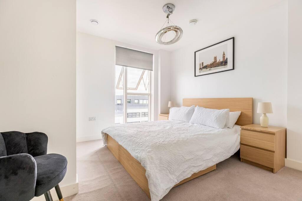 Stylish & Comfortable Top-Floor Flat In Harrow London Luaran gambar